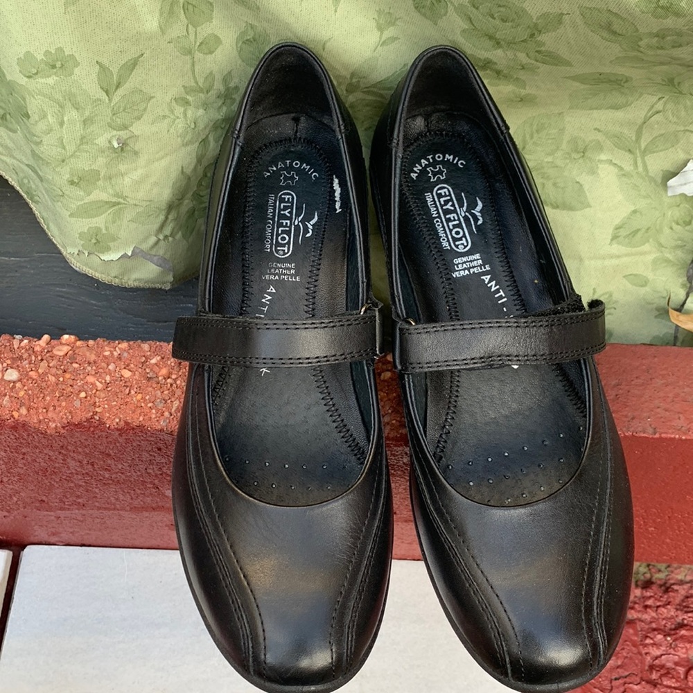 Flyflot leather shoes
